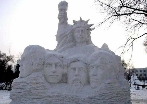 snow-and-ice-sculptures10