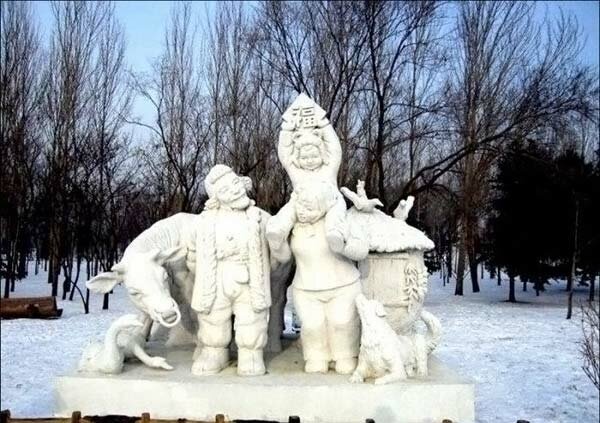 snow-and-ice-sculptures12