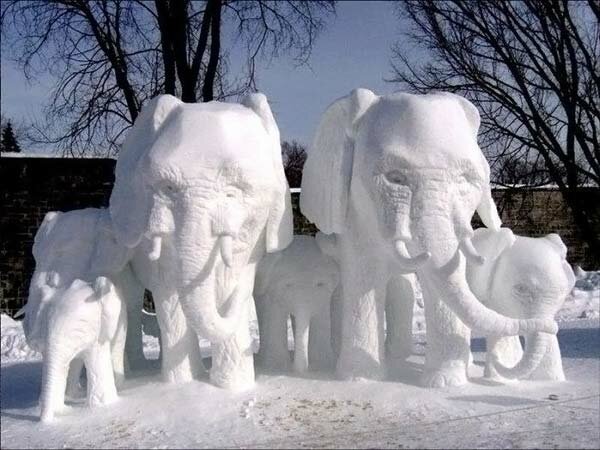 snow-and-ice-sculptures24