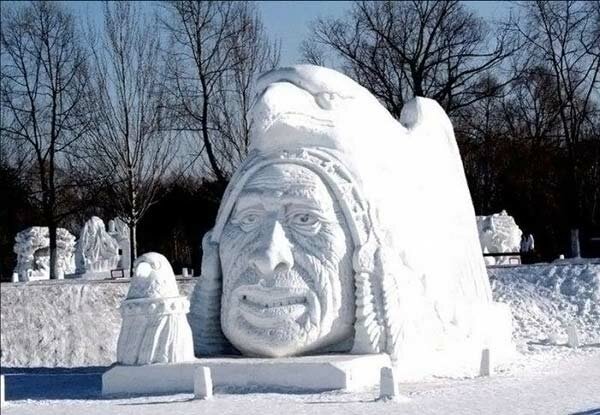 snow-and-ice-sculptures30