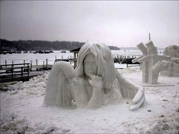 snow-and-ice-sculptures31