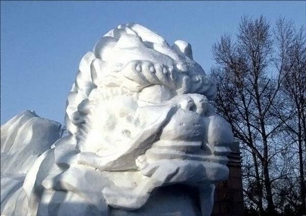 snow-and-ice-sculptures4